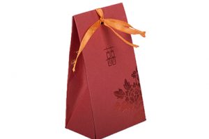 雙喜結婚糖果紙(zhǐ)袋 紅(hóng)卡紙(zhǐ)燙紅(hóng)金(jīn)囍 綁金(jīn)色絲帶